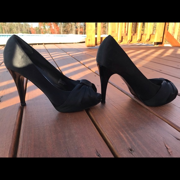 Shoes - Picture 7 of 11